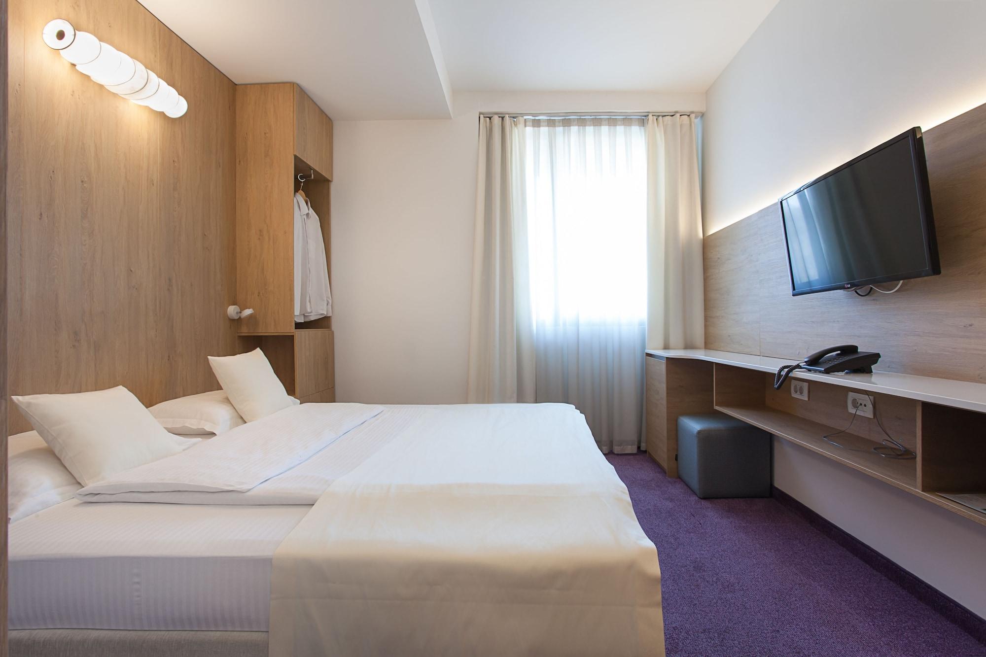 City Park Hotel سكوبجي المظهر الخارجي الصورة